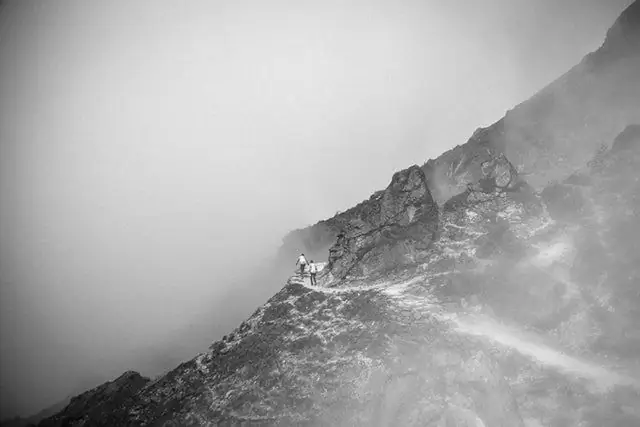 Сезон восхождений на Эверест завершился на высокой ноте