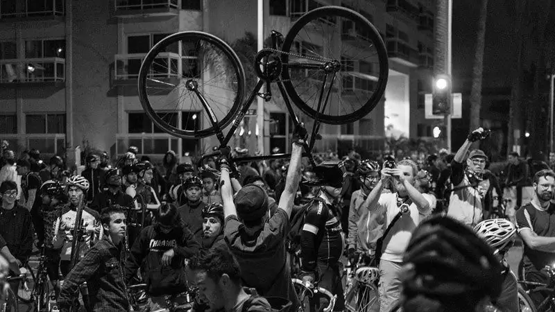 Марафонская гонка в Лос-Анджелесе наткнулась на препятствие