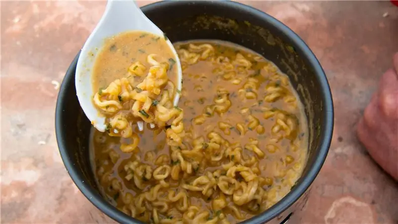 Рецепт ужина в сельской местности: арахисовая лапша