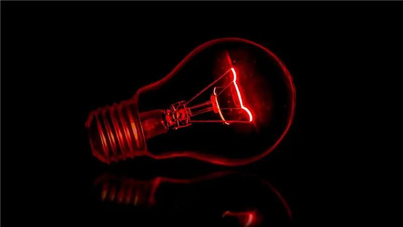 Пора запретить водителям красный цвет