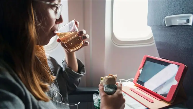 Как заправиться топливом перед следующей поездкой на самолете