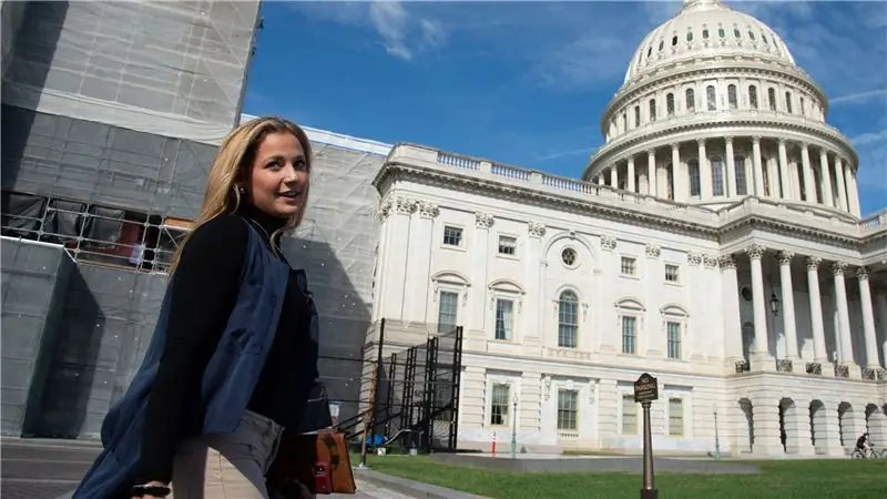 Почему Саша ДиДжулиан лоббирует конгресс в свободное время