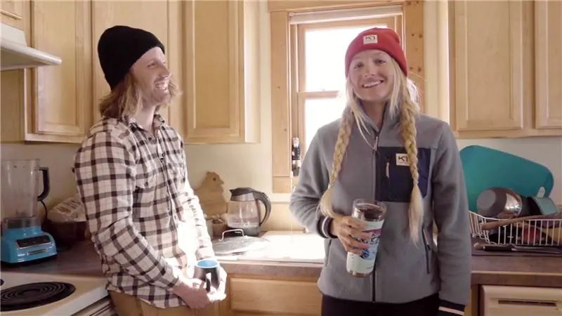 Художники Рэйчел Поль и Чарльз Пост готовят пиццу