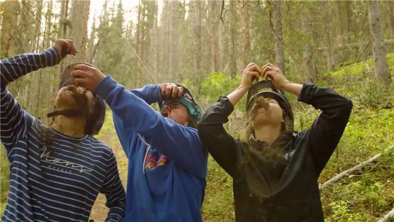 Пусть женщины в фильмах на открытом воздухе будут придурками