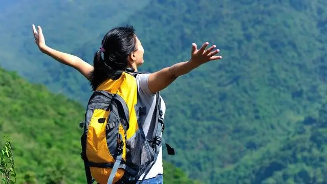 Как избавиться от зловония в лямках рюкзака?