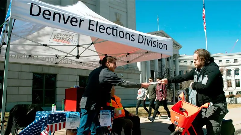 Все избиратели на открытом воздухе хотят одного и того же
