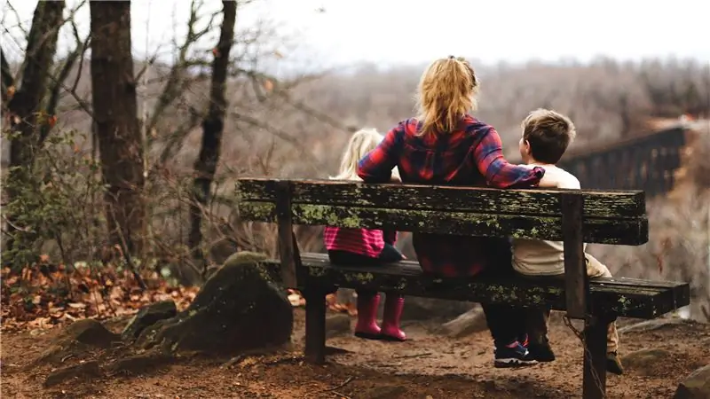 На данный момент вы все еще можете выводить детей на улицу