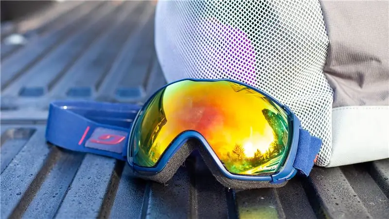 Эти очки позволят вам кататься на лыжах без тумана