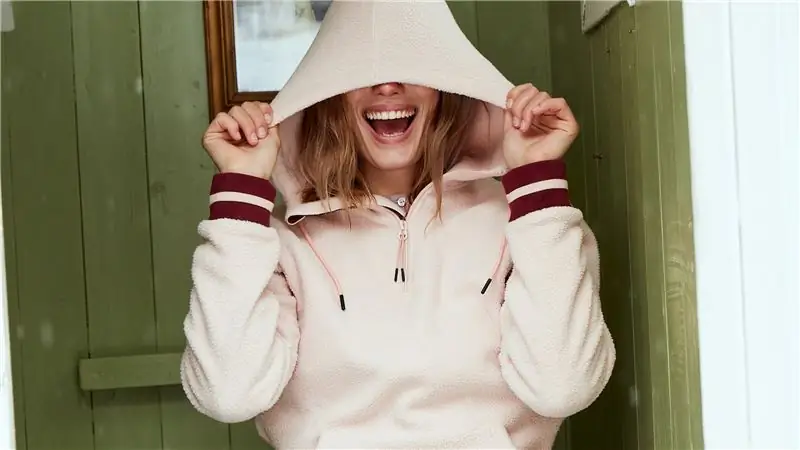 Длинный худи Røthe от Кари Траа лучше, чем халат