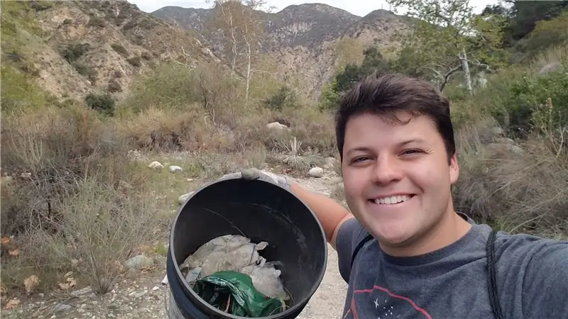 Почему поколение Z, собирающее мусор в парке, стало вирусным