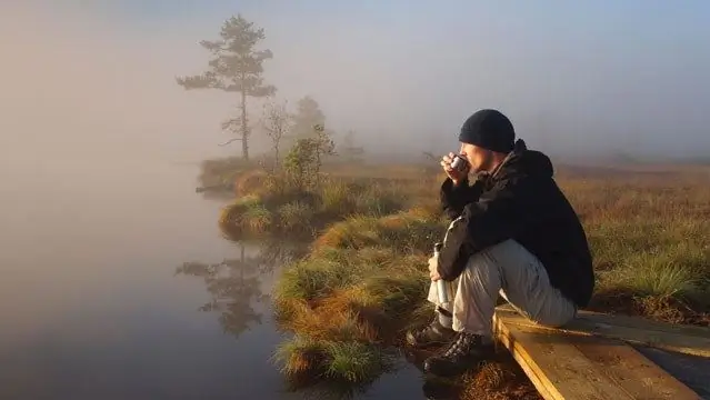 Как мне избежать обезвоживания во время походов?