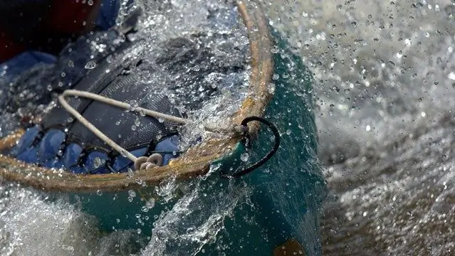 Как управлять каноэ в Уайтуотере