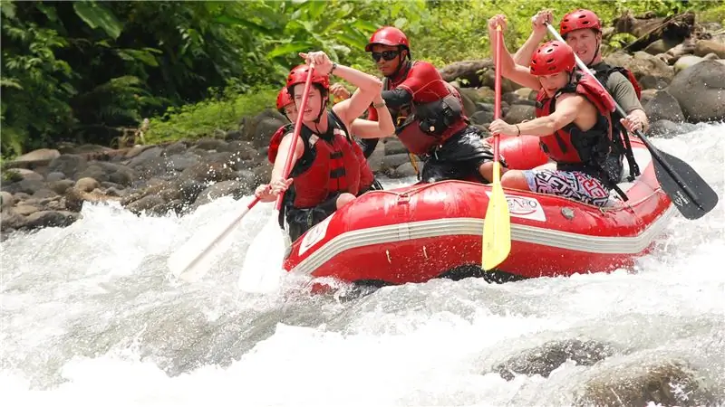Где я могу сплавиться на плоту в Карибском море?