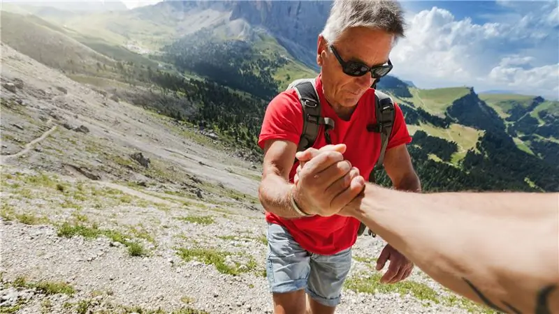 Почему у меня опухают руки во время долгих походов?