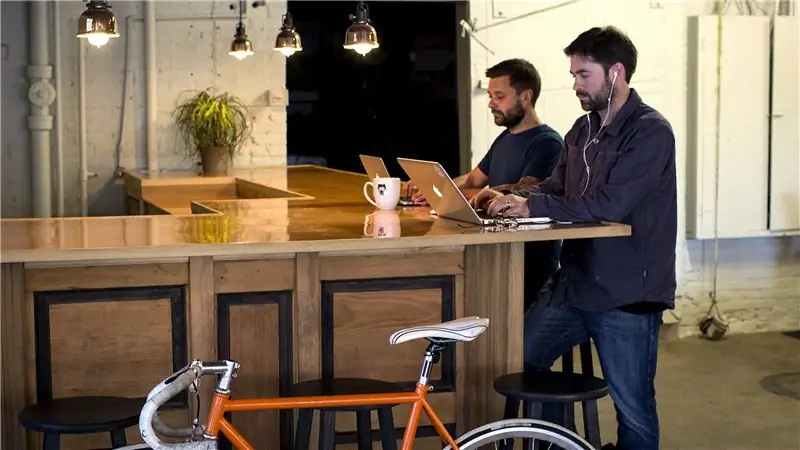 Встаньте (и сядьте) прямо