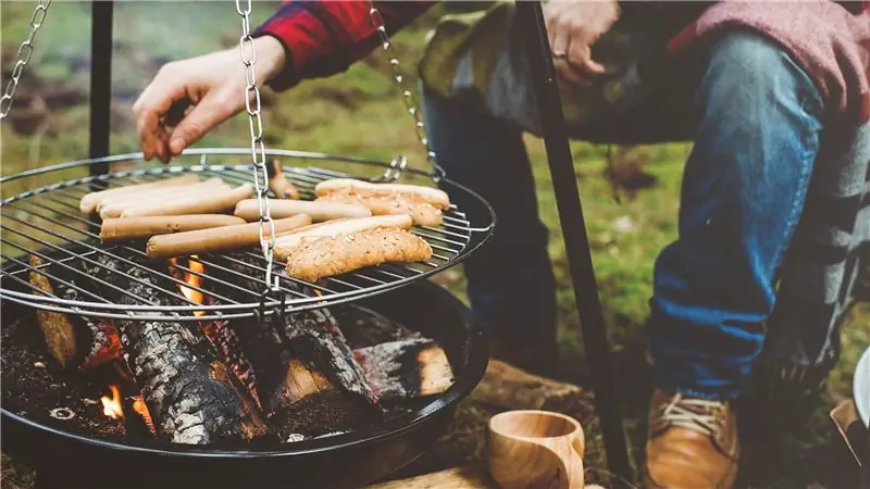Как мне не допускать животных к еде в кемпинге?