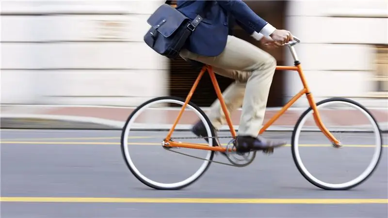 Новые законы о велосипедах могут сделать легальным проезд через знаки остановки