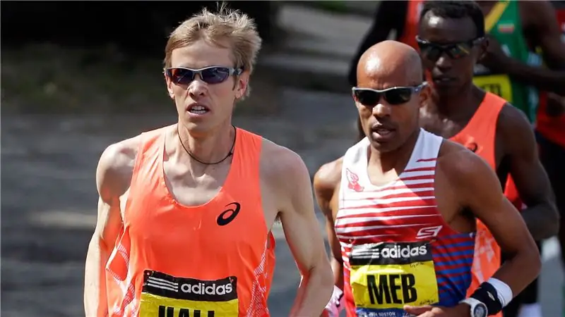 Райан Холл уходит в отставку