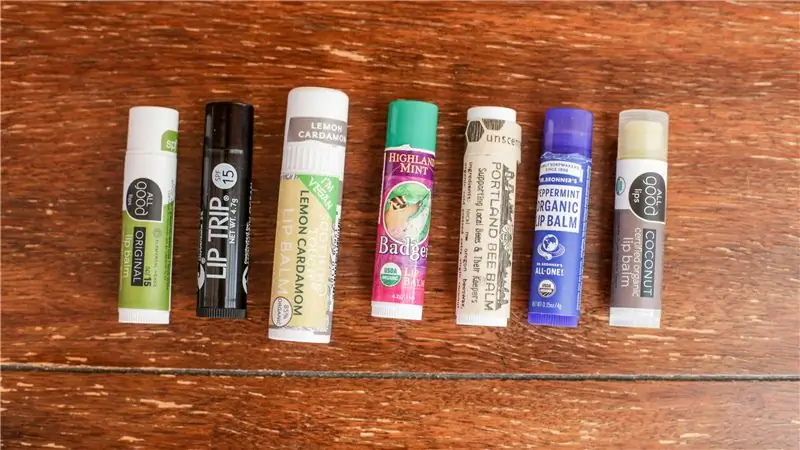 Какие бальзамы для губ лучше всего подходят зимой?