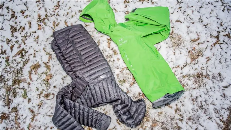 Как чистить водонепроницаемую оболочку и пуховик?