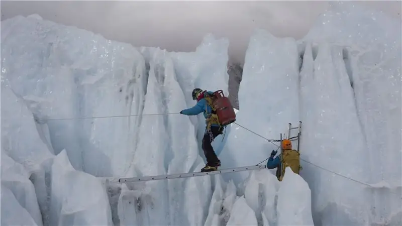 Редкий взгляд на Эверест - от точки зрения шерпа