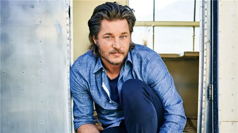 Минималистский броазис Трэвиса Фиммела