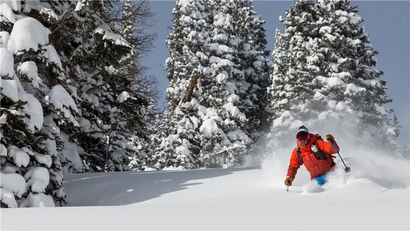 Мы собрали ваш идеальный плейлист для лыжного сезона от наших редакторов с помощью краудсорсинга