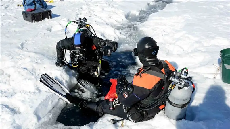 Работать под антарктическим льдом - действительно здорово