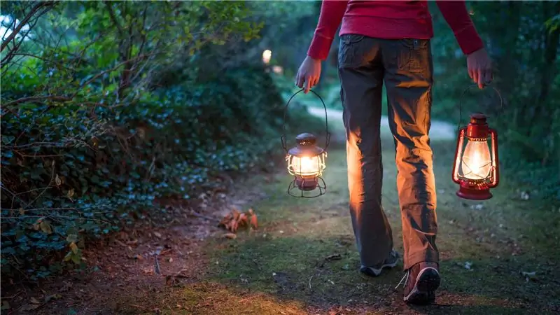 Два бренда делают наши любимые женские брюки