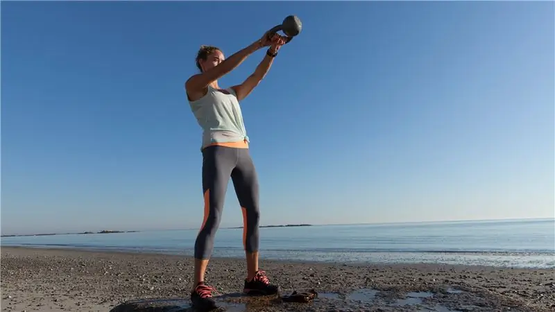 Как делать махи гири