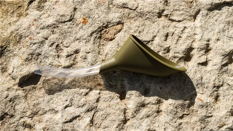 Почему каждой женщине нужна воронка для мочи