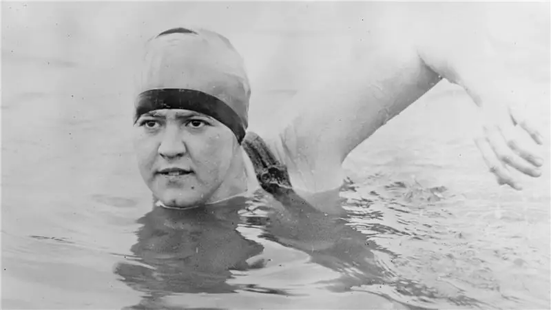 Первая женщина, преодолевшая Ла-Манш