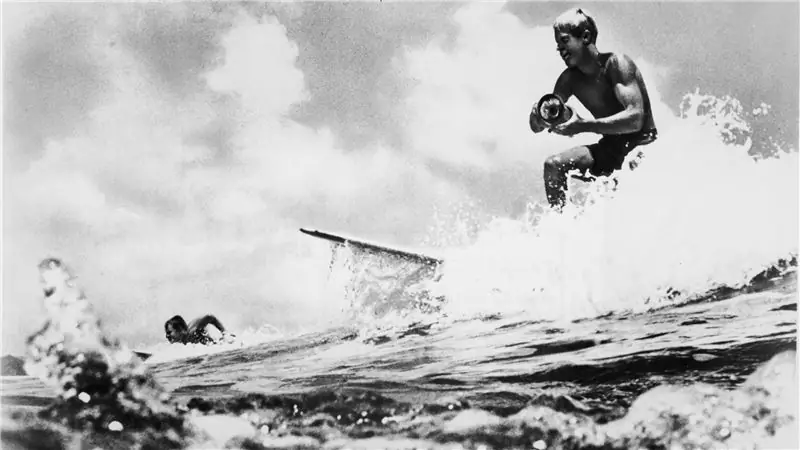 Вспоминая Брюса Брауна, режиссера "Бесконечного лета"