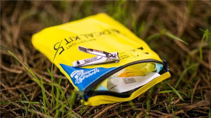 Почему в вашем наборе всегда должны быть кусачки для ногтей