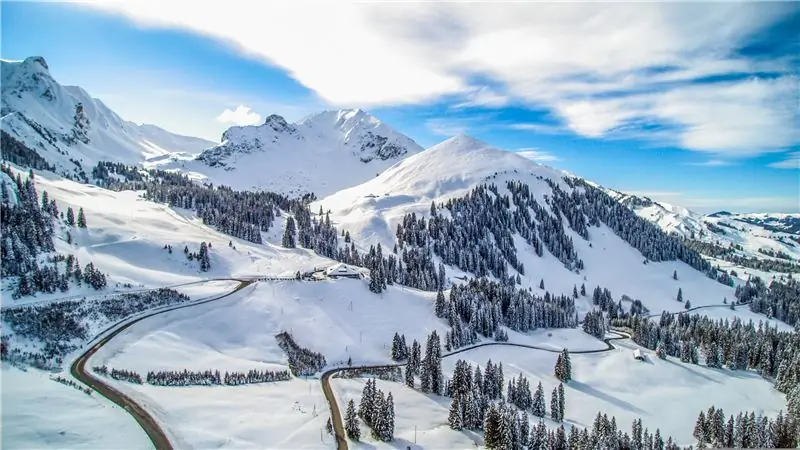 6 знаменитых трасс, любимых лыжниками