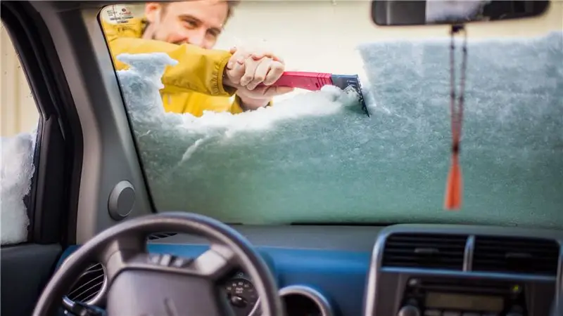 Как правильно удалить лед с вашего автомобиля