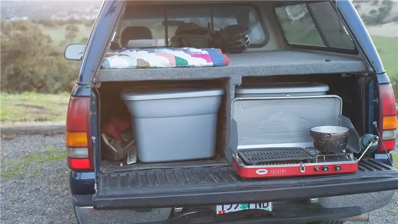 Ода лагерной плите Ренье, приготовленной шеф-поваром лагеря