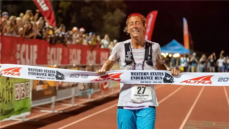 Ультрабегунья Кортни Дауолтер побеждает благодаря меньшему стрессу