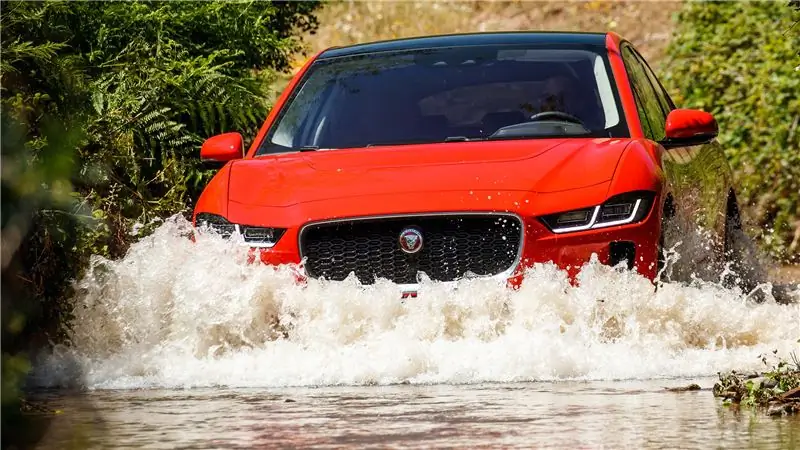 Электрический Jaguar I-Pace может ездить по бездорожью