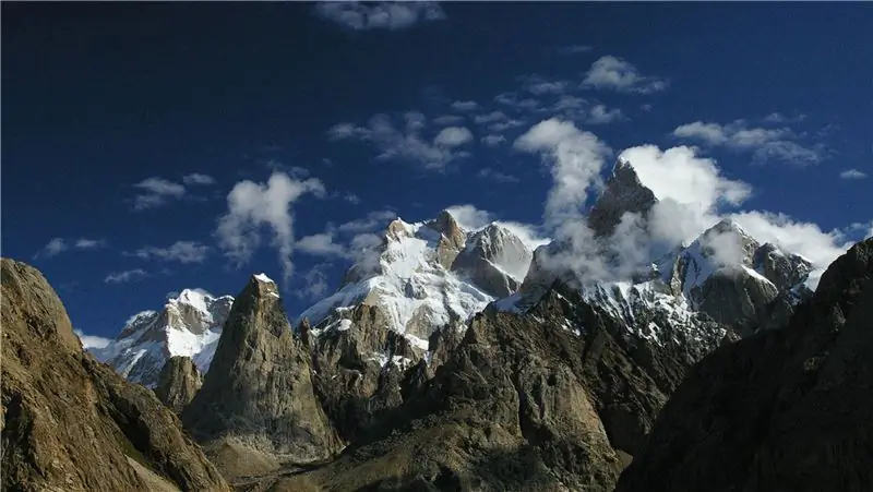 Русский альпинист застрял на пике в Каракоруме