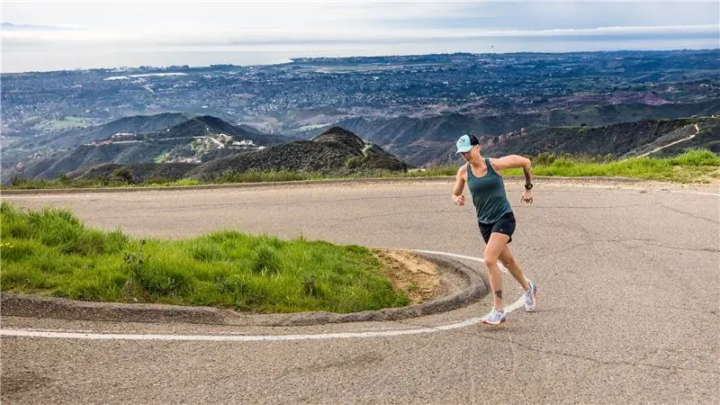 Эта женщина использовала ультра-бег, чтобы излечиться от жестокого обращения