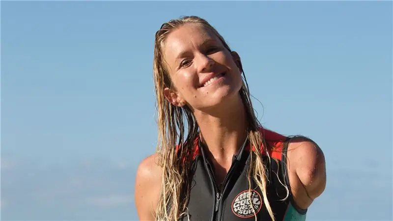 Бетани Гамильтон - это то, что неудержимо выглядит