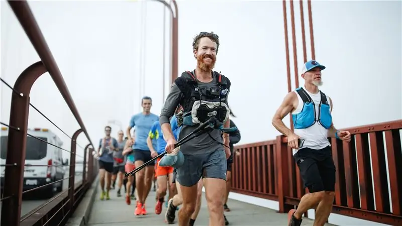 Рики Гейтс бегает по каждой улице Сан-Франциско