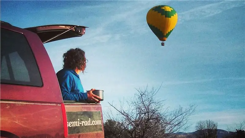 История о жизни в фургоне у реки