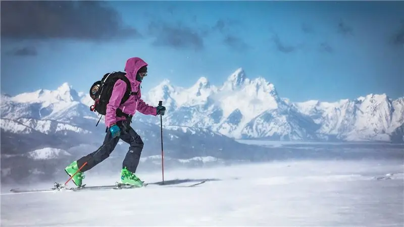 Как бренды снаряжения выбирают цвета