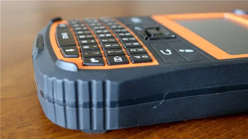 Проблемы с физической клавиатурой. Клавиши маленькие, с плоской вершиной, а клавиши в нижнем ряду не отзывчивые и не плавные