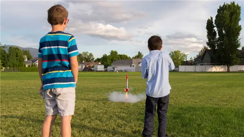 5 научных экспериментов на заднем дворе для детей