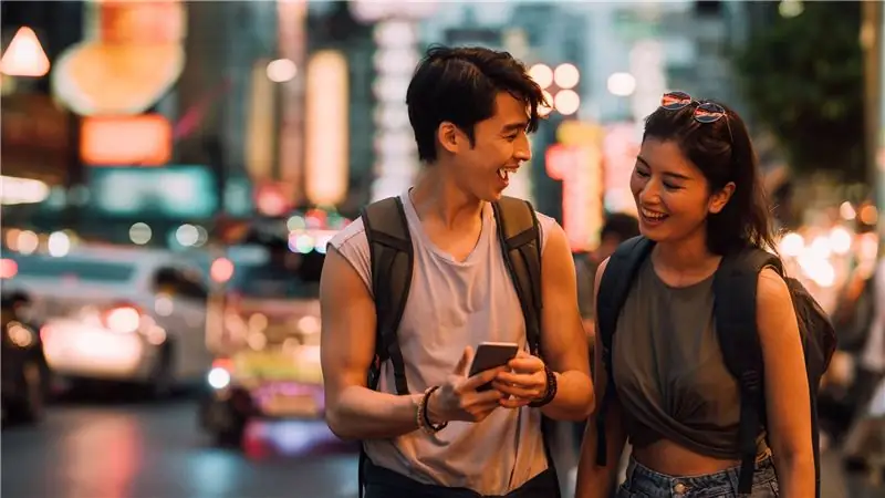 Свидание на байдарке облегчает путешествие к любимым