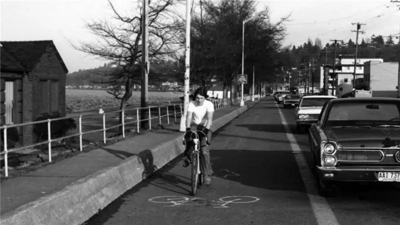 Небольшой город в Калифорнии, ответственный за строительство первой велосипедной дорожки в Америке