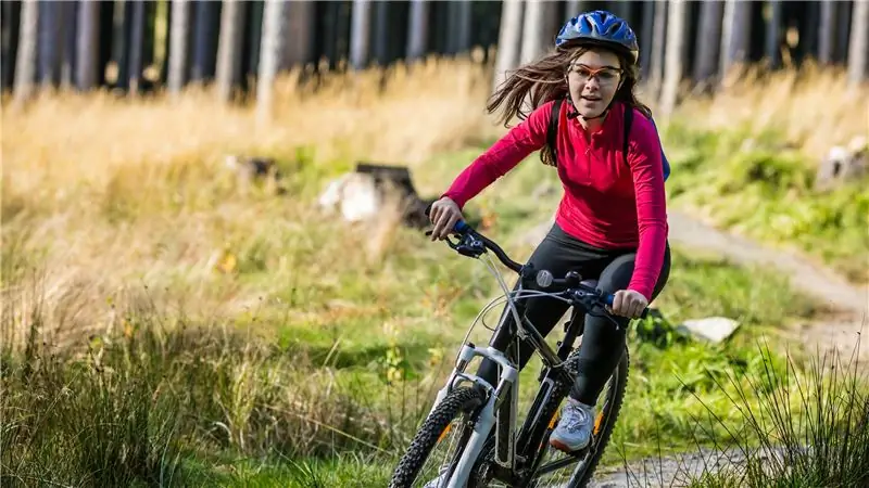 Стремление привлечь больше девушек на велосипедах